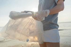 Volunteer during beach clean up